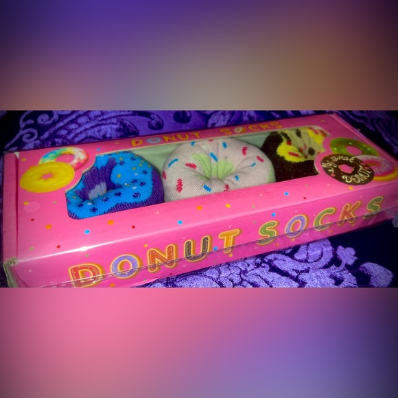 Donut Box Socks Gift Set - Set of 3 - Picture 2 of 5